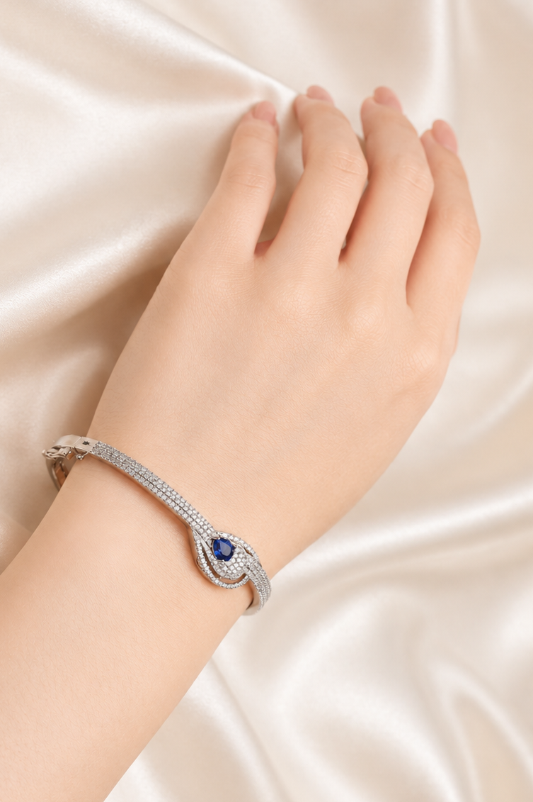 Royal Drop Bracelet Aura