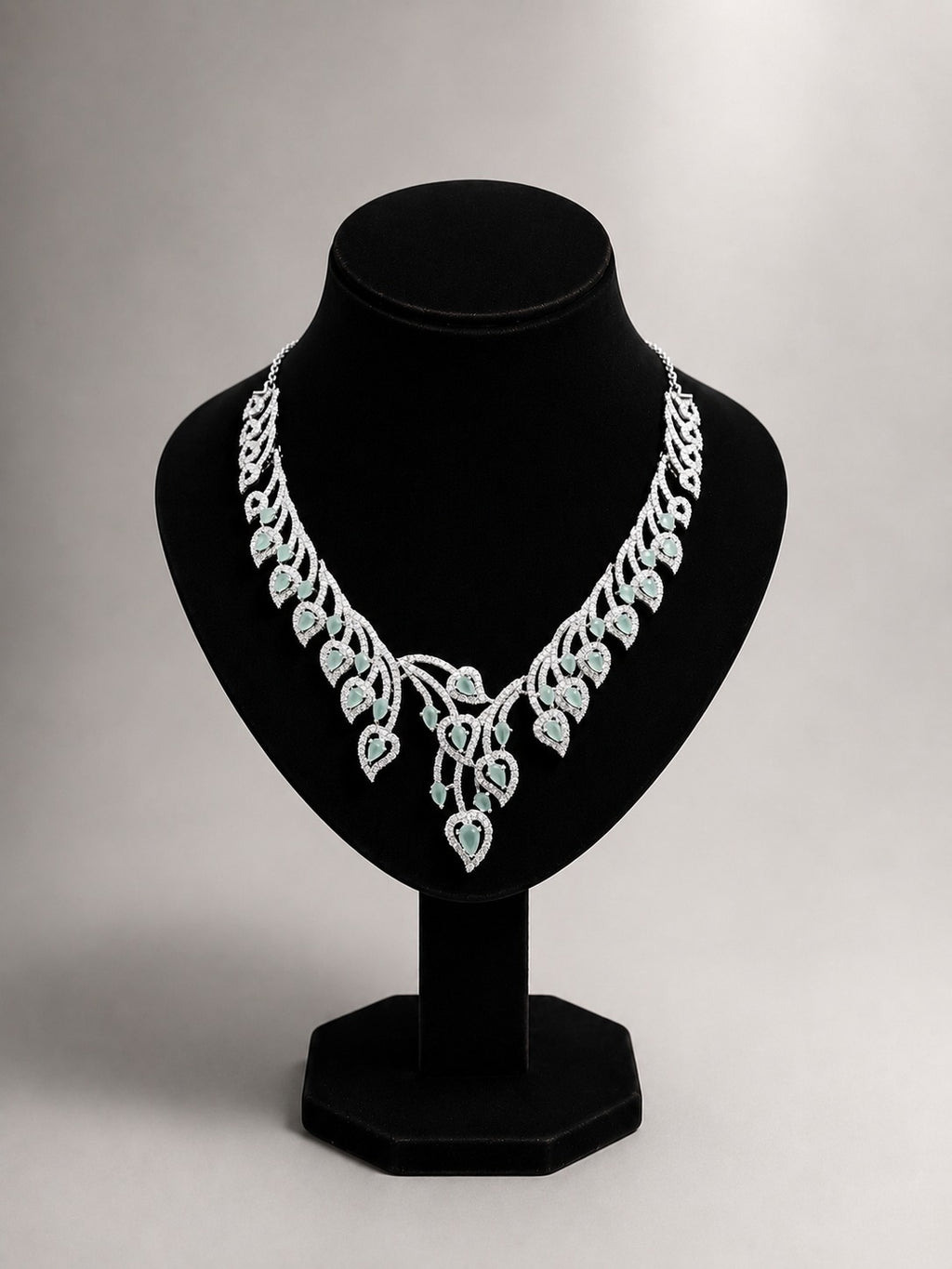 Maleekah Veloura Luxe Set